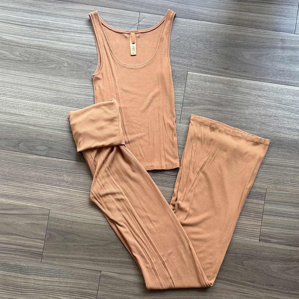 SKIMS Soft Lounge Rib Tank & Foldover Flare Pants Set Camel Tan XS/S